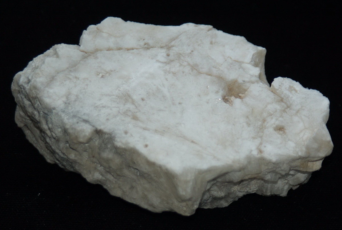 Греческое название камня. Цеолит минерал. Натролит цеолит. Натролит минерал. Камень натролит минерал.