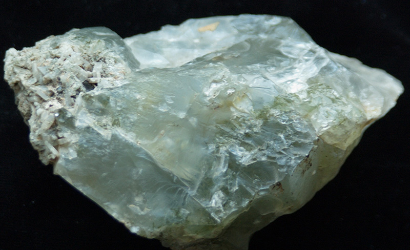 Альбит кристаллы в кварце с эпидотом Урал
