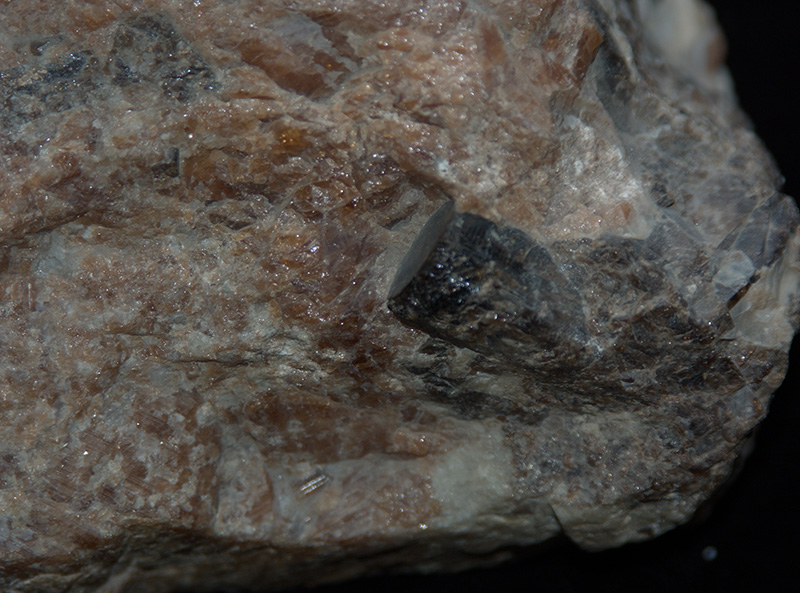 Столбчатые кристаллы в гессоните