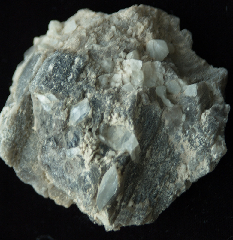Фенакит кристаллы в породе Волынь